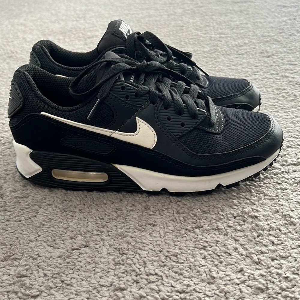 Black and white Nike air max